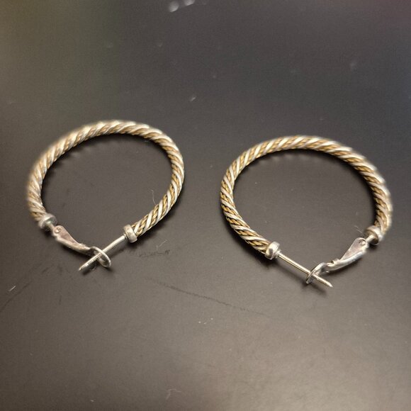 Grace & Heart ( Silpada ) Twist & Shout Earrings - Picture 3 of 3